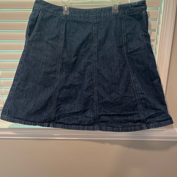 L.L. BEAN Classic Fit Women’s 20 REG DENIM SKIRT with pockets - Picture 2 of 12